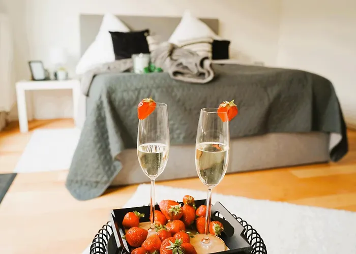Penthouse Am Dom Altstadt In 200 M, 4 Dachterrassen, Stilvoll Und Ruhig