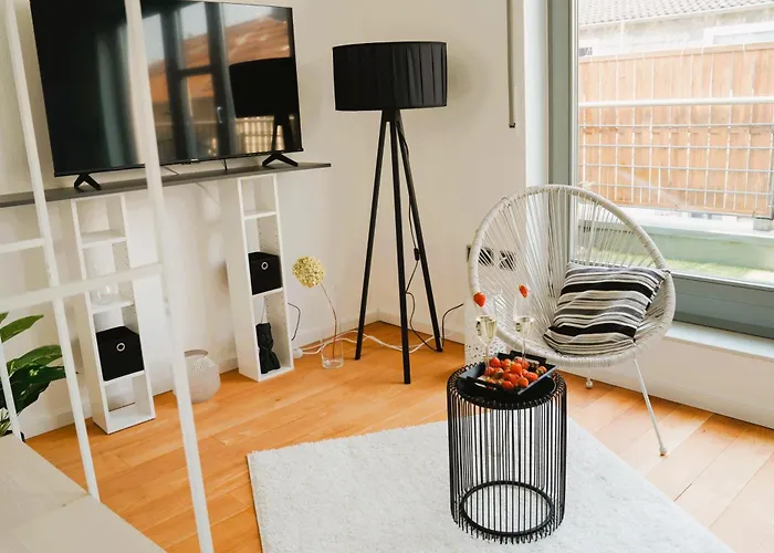 Penthouse Am Dom Altstadt In 200 M, 4 Dachterrassen, Stilvoll Und Ruhig