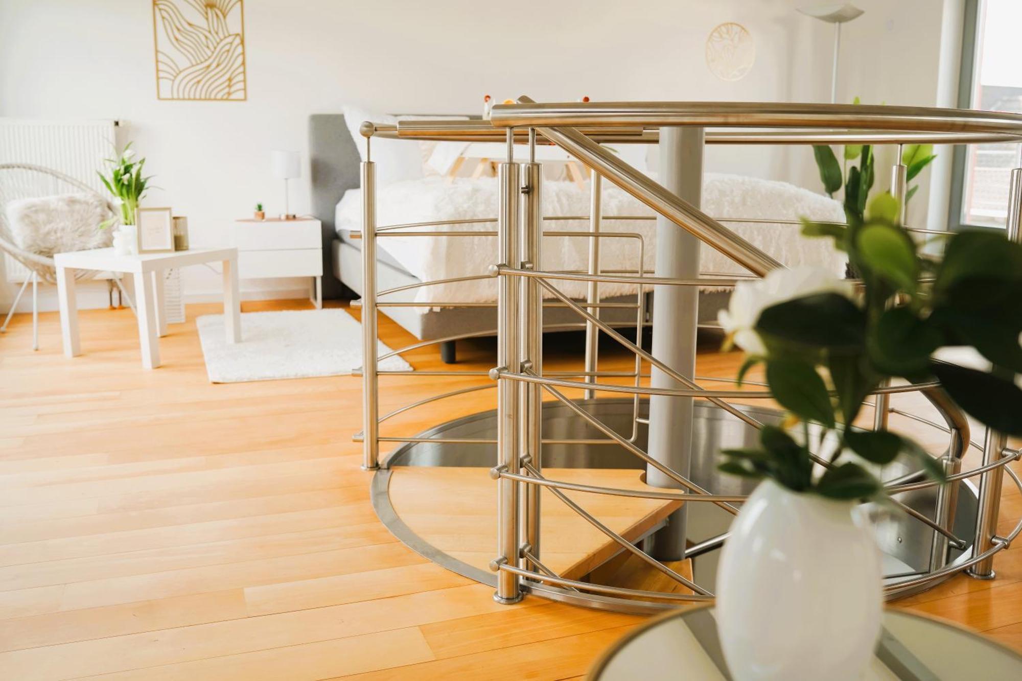Penthouse Am Dom Altstadt In 200 M, 4 Dachterrassen, Stilvoll Und Ruhig